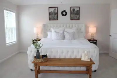 Image de New! Spacious Master's Rental with Game Day Patio