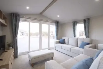 Image de Beautiful new caravan with decking - 500 yards to beach