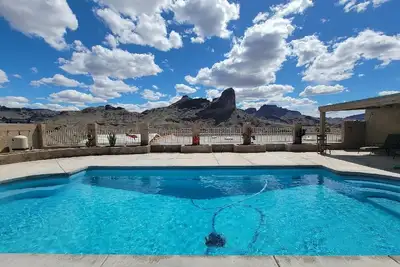 Image de Parker Strip pool house with game room!