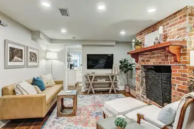 Image de Gorgeous Stay on Jones Street, Heated Pool Access