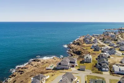 Paradise on the Rocks - York Oceanfront