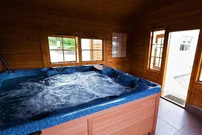 Image de Holiday Cottage With Hot-Tub