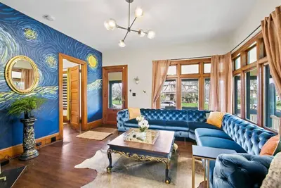 Image de Casa Van Gogh: a Historic N. Slope retreat