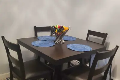 Image de Lovely two bedroom townhouse minutes to most amenities.