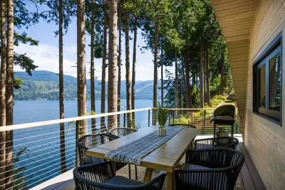 Image de Casa Las Nubes New! Whatcom Lakefront Cabin/HotTub
