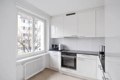 Hip Oerlikon 3. 5 Room w/ Balcony, 1min to Train Station, by Blueground
