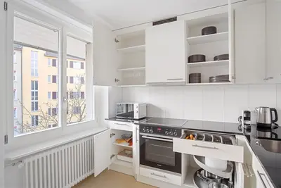 Airy Oerlikon 3. 5 Room w/ Parking, 1min to Train Station, by Blueground