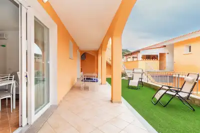 Appartement 'Green Garden F1' avec jardin vue sur la mer & Wi-Fi