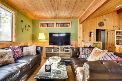 Image de Rustic Pine Mtn Club Cabin w/ Beautiful View!