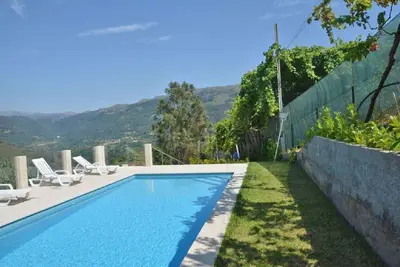 Image de Maison pour 8 personnes avec piscine privée près de Gerês