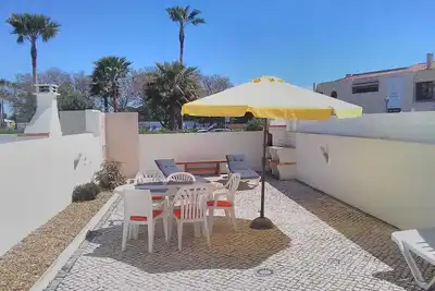 Image de Stunning 3 Bed Townhouse, 5min walk from the beach.