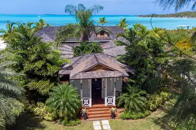 Image de O'Sea Beach House -Luxury Beachfront home with your very own private dock. . .