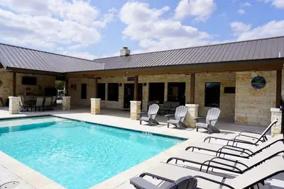 Image de Stars on the Water @ Frio Select Rental Homes