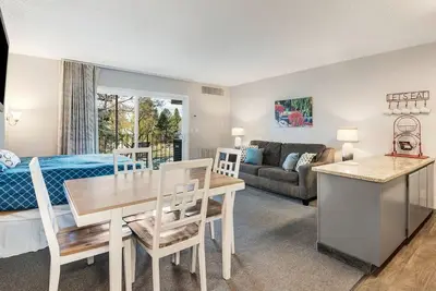 Image de Riverfront Top Floor Condo near downtown Bend