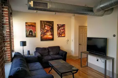 Image de Beautiful 1br downtown condo near Everything!