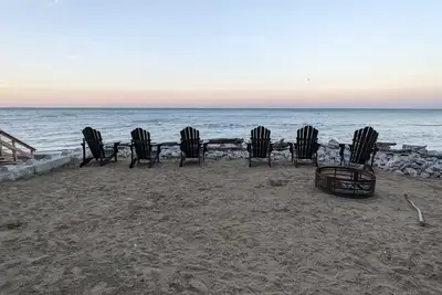 Image de Long Point - Modern Waterfront Beach House - Just renovated!