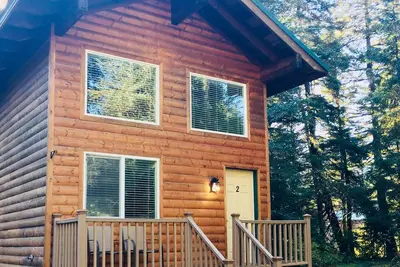 Image de Private Cabin with Open Loft - Sleeps 3-6
