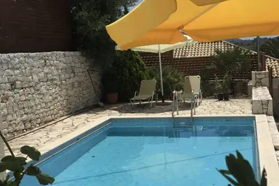 Image de Luxury family villa with mountain views near the sea