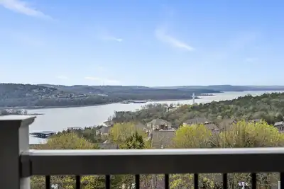 Image de Stunning Table Rock Lake View Condo, Newly Renovated with Free Sdc Tickets