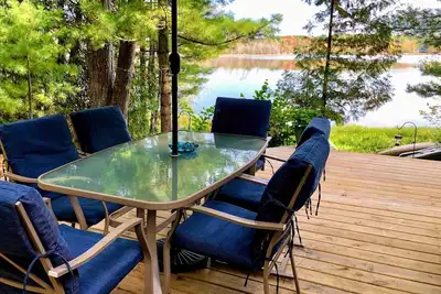 Image de Cozy Lakefront Cabin Near Interlochen