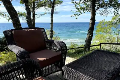 Image de New Scenic Lake Michigan House w/ Direct Access to Private Beach