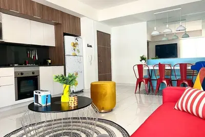 Image de 3 Bedroom In \"Uno Urban Life\" Building