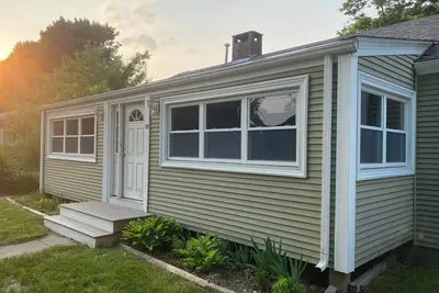 Image de Quaint Beach Cottage Walk to Narrow River