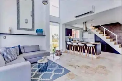 Image de 2 Story Apartment, Pool View. 50 mts from The Sea