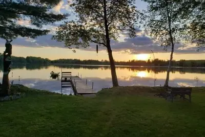 Image de Relaxing Cottage Steps From the Lake