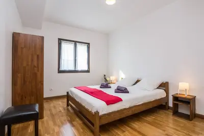 Image de Appartement de deux chambres avec le balcon et la vue sur le mer Vir (A-18515-a)