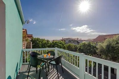 Image de Appartement d'une chambre avec le balcon Vir (A-18517-a)