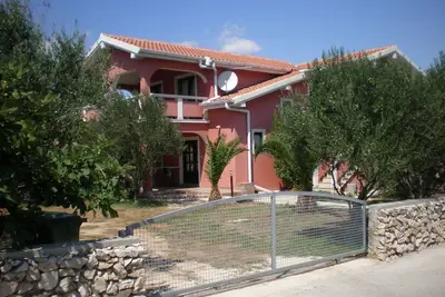 Image de Appartement de deux chambres avec le balcon Vir (A-18533-b)