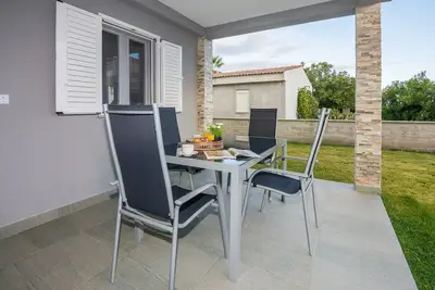 Image de Appartement d'une chambre avec la terrasse Vir (A-18557-b)