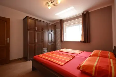 Image de Appartement de deux chambres avec la terrasse Vir (A-18562-a)