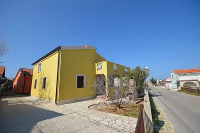 Image de Appartement d'une chambre avec la terrasse et la vue sur le mer Vir (A-18607-a)