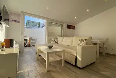 Image de Villa de luxe en bord de mer dans un endroit idyllique n1