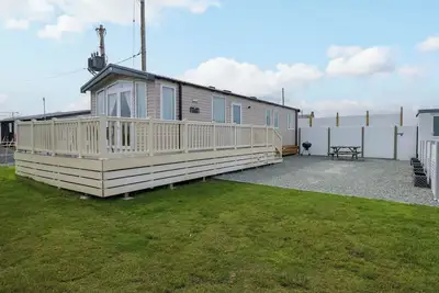 Image de Trewan Lodge, pet friendly, with a garden in Rhosneigr