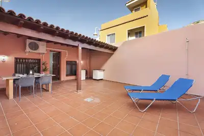Maison de campagne \"Laura Maretas Beach\" avec vue sur la mer, jardin et Wi-Fi