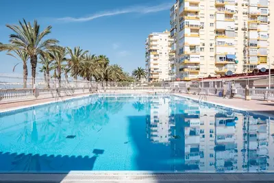 Image de Appartement 'Best European Climate All Year ll' avec vue sur la mer, piscine partagée & Wi-Fi