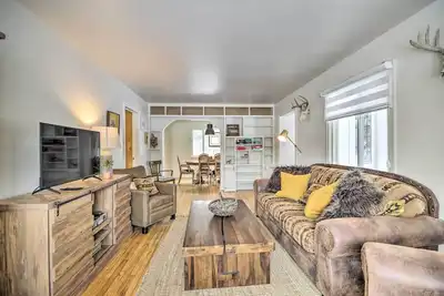 Image de Beautiful Thermopolis Home w/ Private Yard & Grill