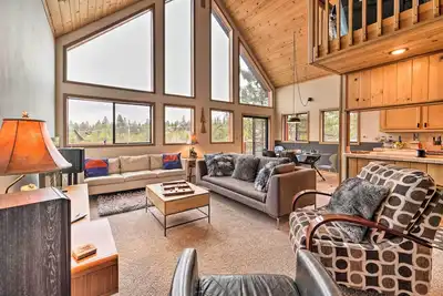 Deck + Fireplace: Log Cabin in Tahoe Donner!