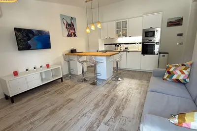 Image de à 800 m de la plage, appartement moderne avec térasse en rez de chaussé