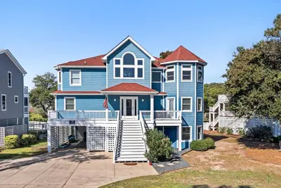 Image de Sea-Sound Blessing: Soundfront | Pool and Hot Tub