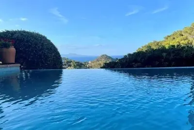 Image de Maison familiale et son cottage, superbe vue mer, piscine privée, Sa Tuna