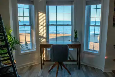 Image de Beachfront Getaway, Mermaid Suite, 🐶 💙