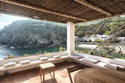 Image de 2 bedroom apartment in first sea line in Sa Tuna, Begur (H01)