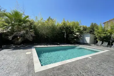 Image de Large, quiet holiday home with garden, swimming pool and beach a stone's throw away