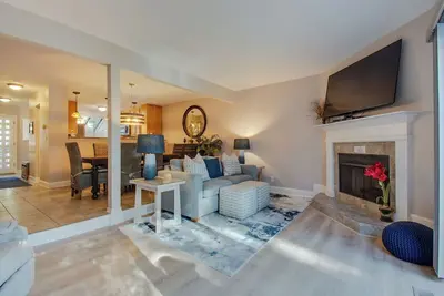 Image de 2 Br Beachwalk condo in Shipyard-steps to the beach and across from the Sonesta