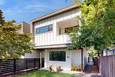 Image de Contemporary Gem w/ Private Patios - Steps to Shopping & Dining