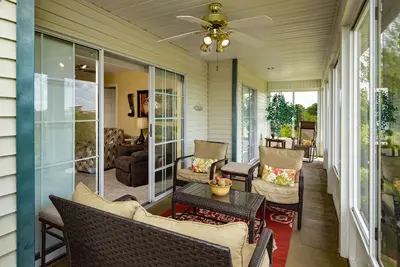 Close to golf, shows & 76th Blvd. Great view overlooking Branson!